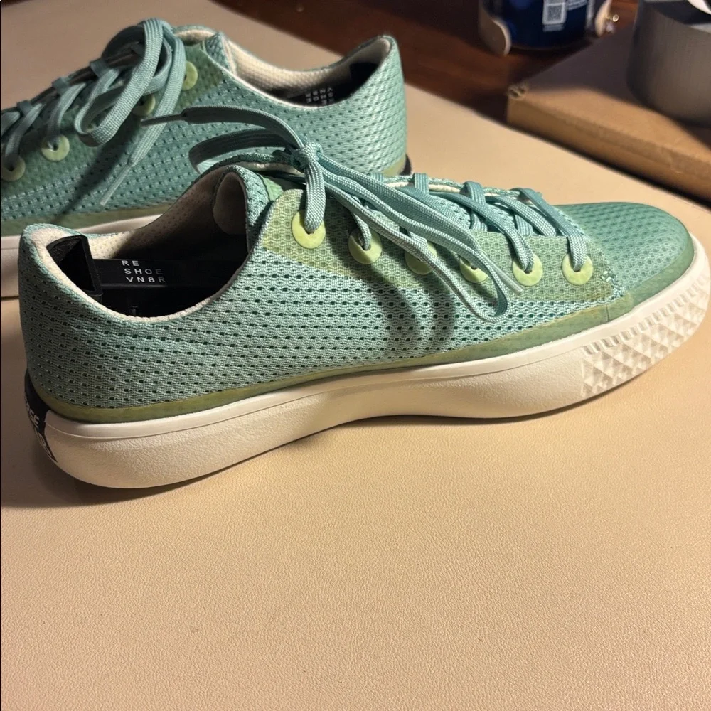 Converse Women's Light Green Sneakers Modrn